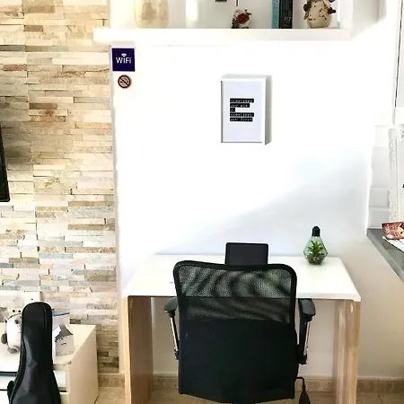 Casa Krisma, Fabulous Modern Spacious 2 Bedrooms Apartment, Remote Work, Fast Wifi, Parking And Ac אדחה