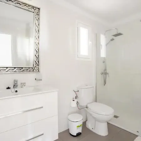 Casa Krisma, Fabulous Modern Spacious 2 Bedrooms Apartment, Remote Work, Fast Wifi, Parking And Ac אדחה