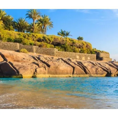 Casa Krisma, Fabulous Modern Spacious 2 Bedrooms Apartment, Remote Work, Fast Wifi, Parking&ac Costa Adeje (Tenerife)
