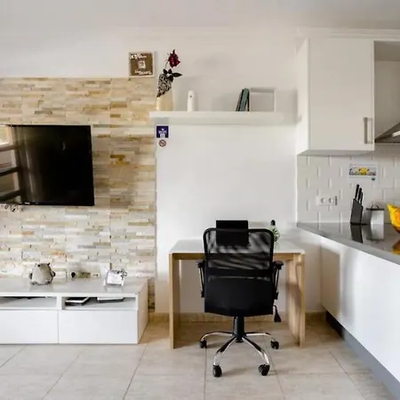 Casa Krisma, Fabulous Modern Spacious 2 Bedrooms Apartment, Remote Work, Fast Wifi, Parking And Ac * Costa Adeje (Tenerife)