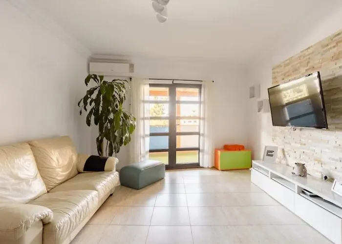 Casa Krisma, Fabulous Modern Spacious 2 Bedrooms Apartment, Remote Work, Fast Wifi, Parking And Ac Apartment