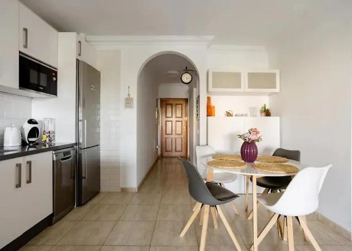 Casa Krisma, Fabulous Modern Spacious 2 Bedrooms Apartment, Remote Work, Fast Wifi, Parking And Ac